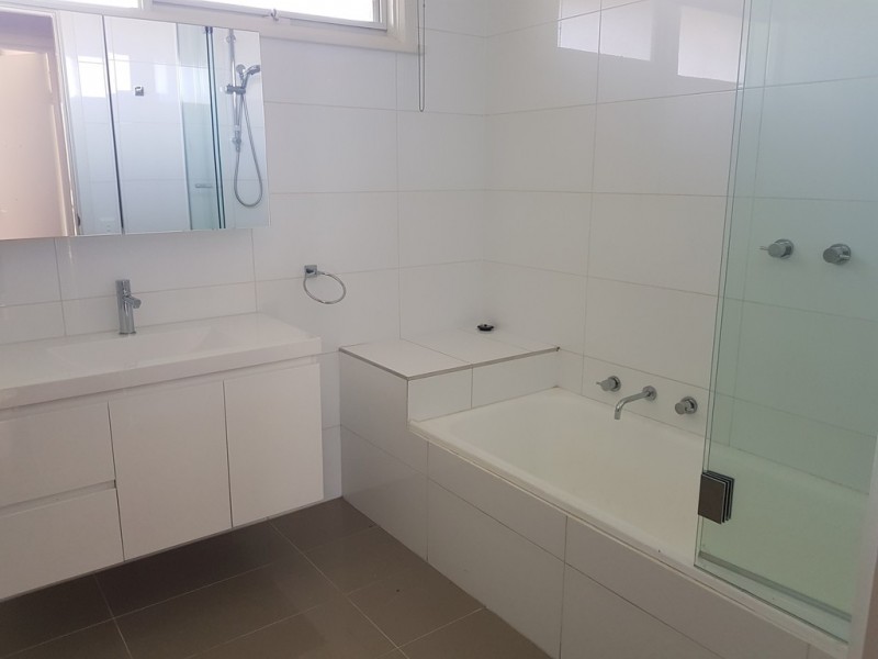 8 Patrick Court, Airport West VIC 3042