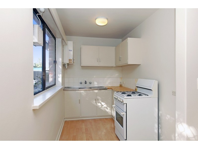 4/93  St Leonards Road, Ascot Vale VIC 3032