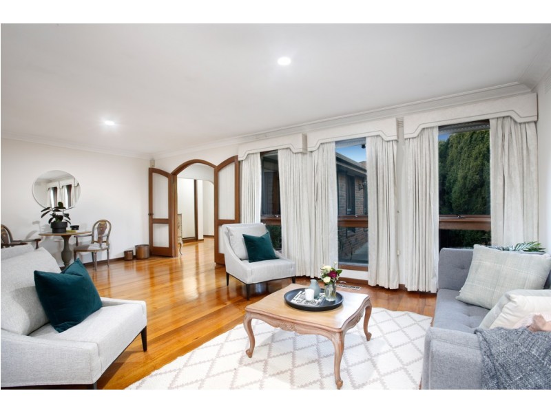 18 Leawarra Crescent, Doncaster East VIC 3109