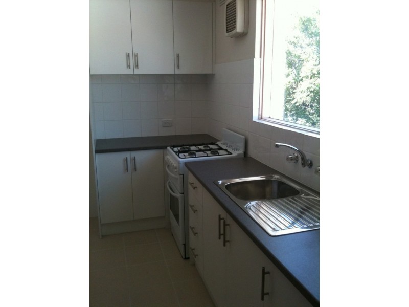 12/697  Park Street, Brunswick VIC 3056