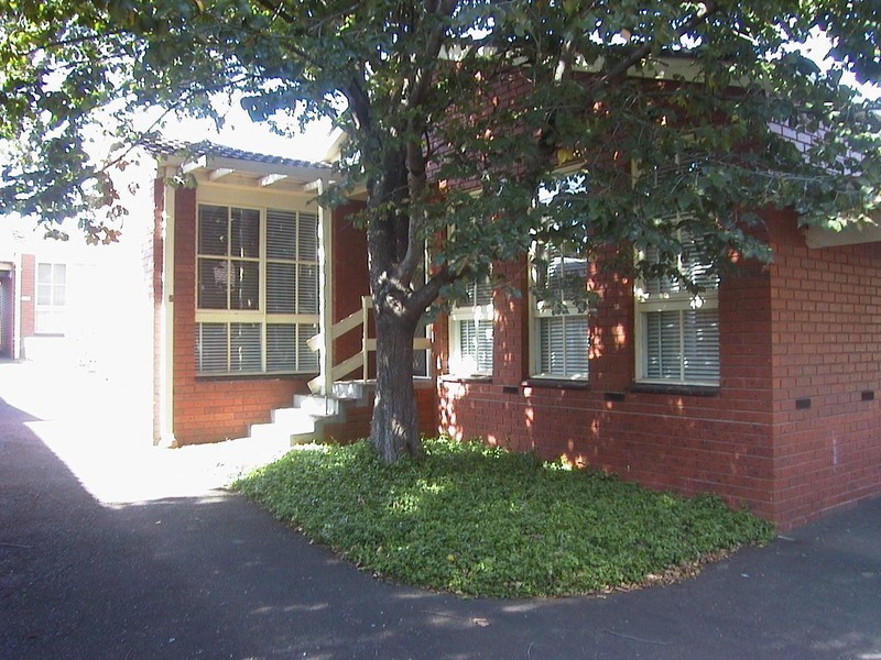 2/79  Bayswater Road, Kensington VIC 3031