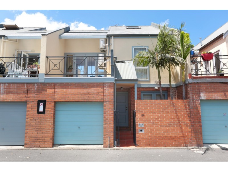 27 McNamara Mews, Kensington VIC 3031