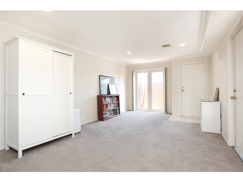 27 McNamara Mews, Kensington VIC 3031