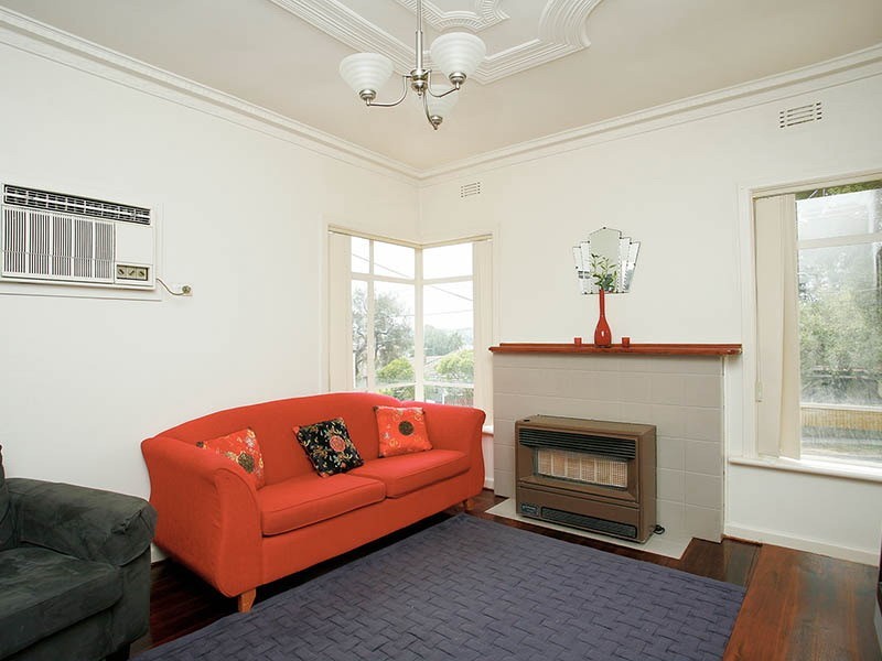 8  Warrs Road, Maribyrnong VIC 3032