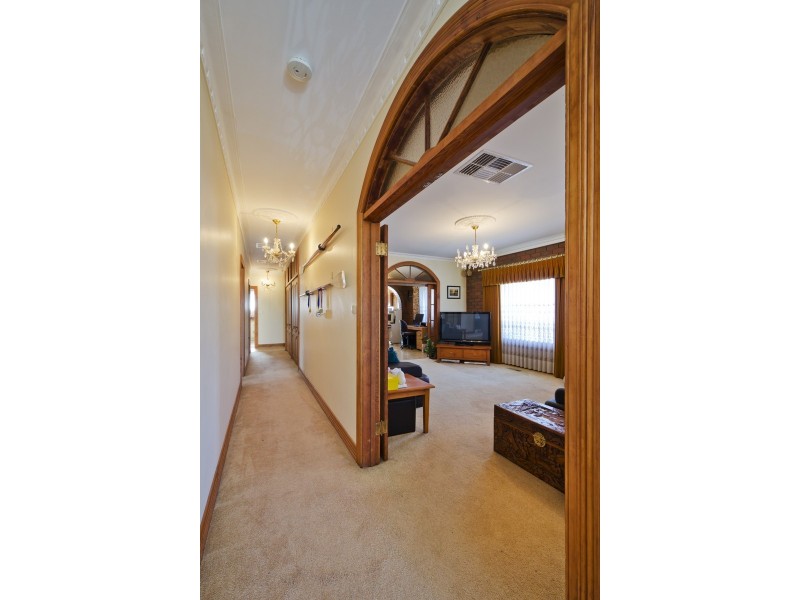 20 Irvine Crescent, Brunswick West VIC 3055