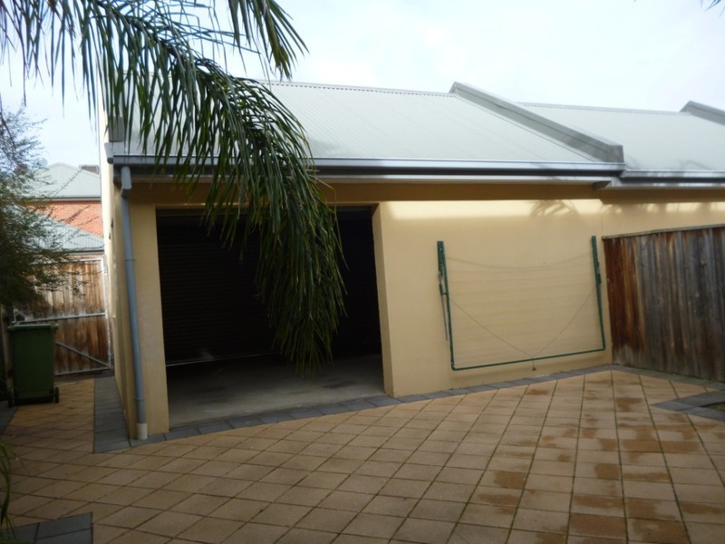 22 Waterford Avenue, Maribyrnong VIC 3032