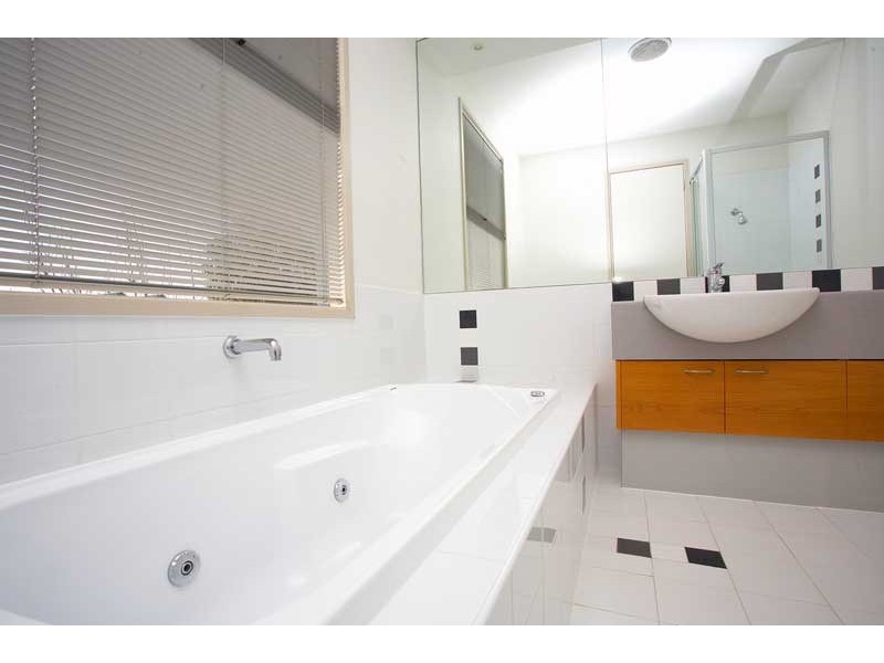 11 Frangipani Lane, Maribyrnong VIC 3032