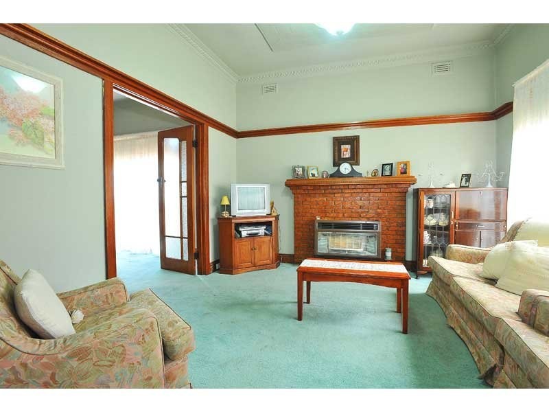 8  Rowe Street, Maribyrnong VIC 3032