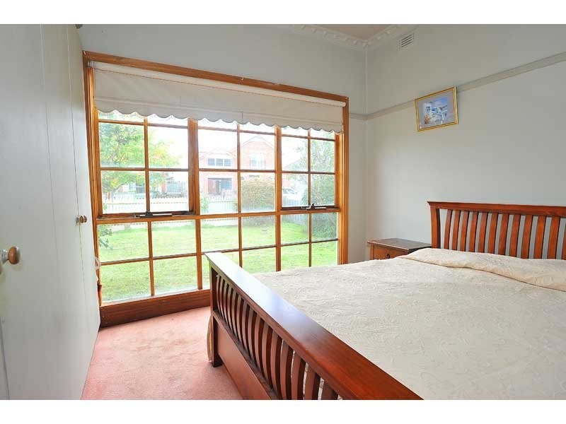 8  Rowe Street, Maribyrnong VIC 3032