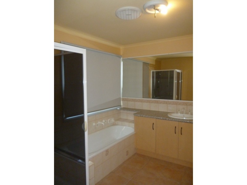 26 Tankard Street, Kensington VIC 3031