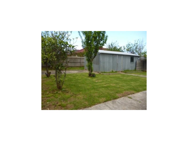 12  Thompson Street, Avondale Heights VIC 3034