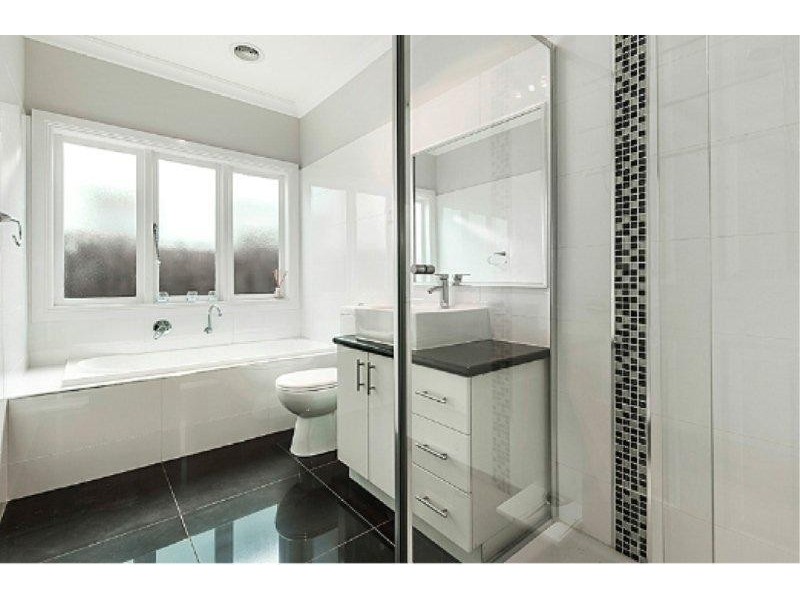 16  St Leonards Road, Ascot Vale VIC 3032