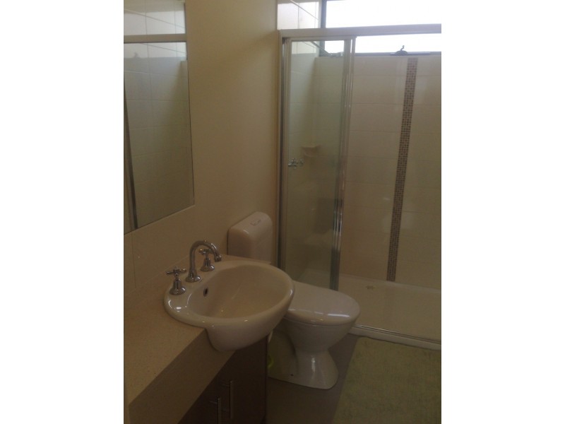 9/10  Rosamond Road, Maidstone VIC 3012