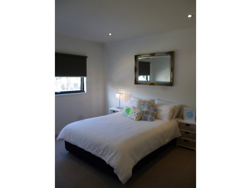 33 Hillsdale Avenue, Maribyrnong VIC 3032