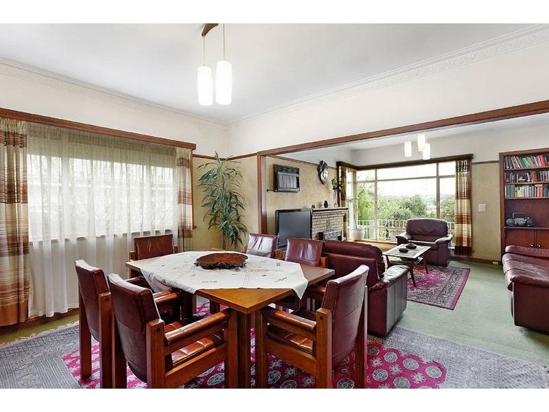 17 Hillside Crescent, Maribyrnong VIC 3032