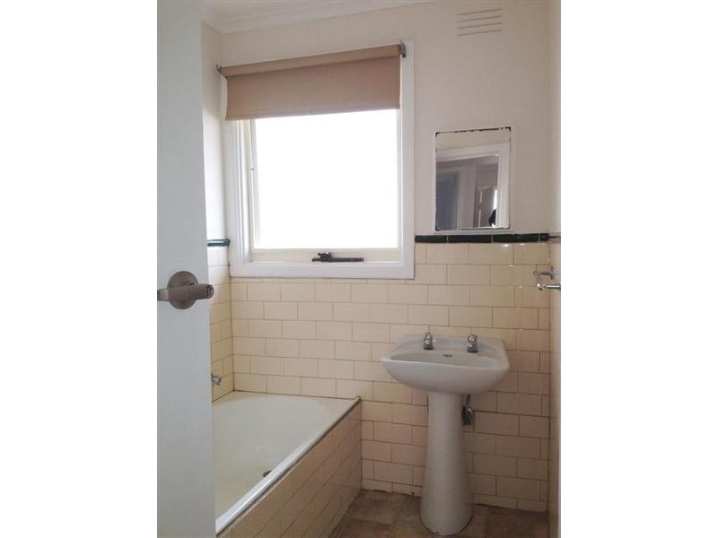 2/95  Charles Street, Ascot Vale VIC 3032