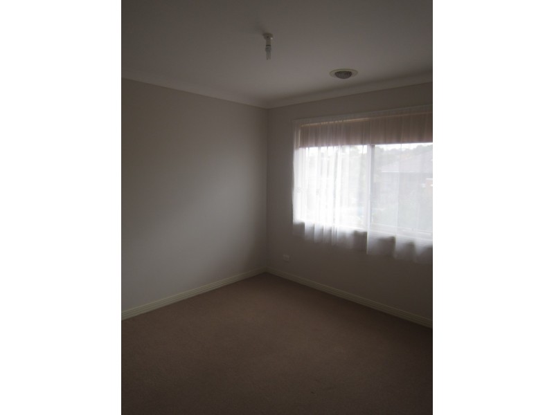 6/15  Chenies Street, Reservoir VIC 3073