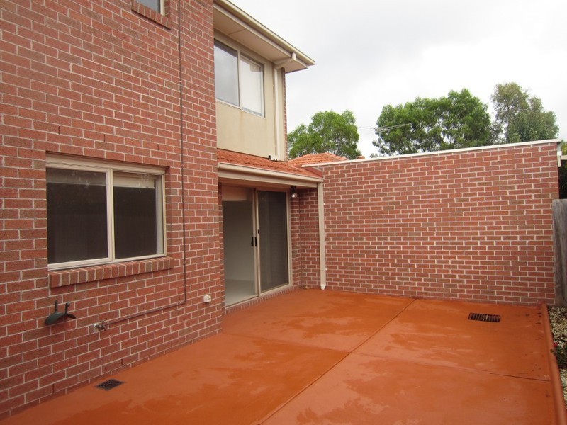 6/15  Chenies Street, Reservoir VIC 3073
