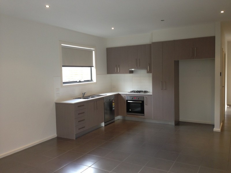 4/18  Darebin Boulevard, Reservoir VIC 3073