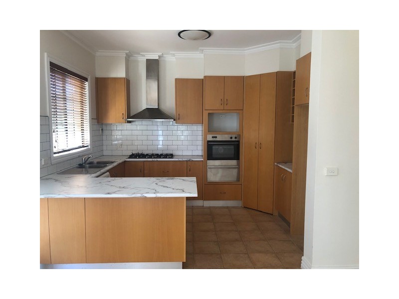 5 Sandpiper Grove, Maribyrnong VIC 3032