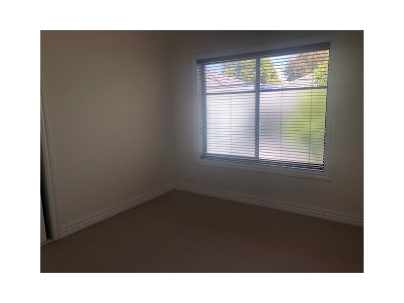 5 Sandpiper Grove, Maribyrnong VIC 3032