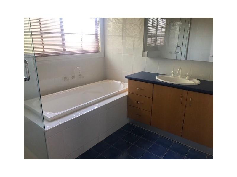 5 Sandpiper Grove, Maribyrnong VIC 3032