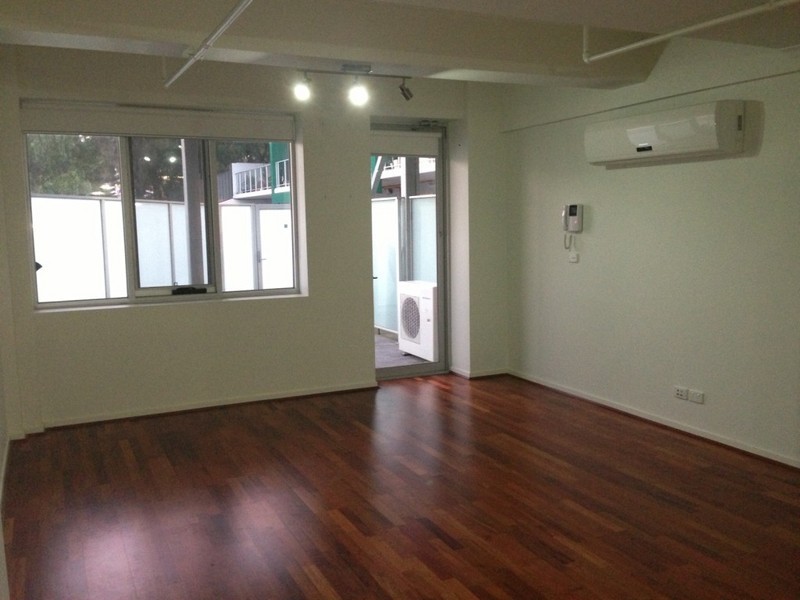 10 Swallow Lane, Footscray VIC 3011