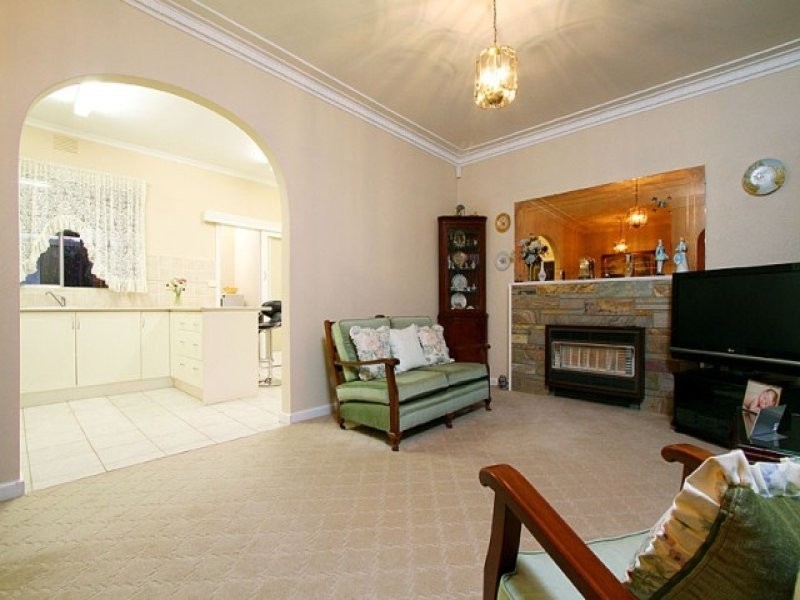 7 Dwyer Avenue, Reservoir VIC 3073
