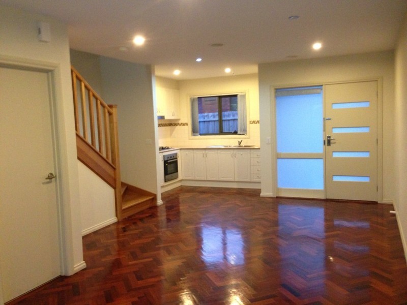 2/43 Chaleyer St, Reservoir VIC 3073