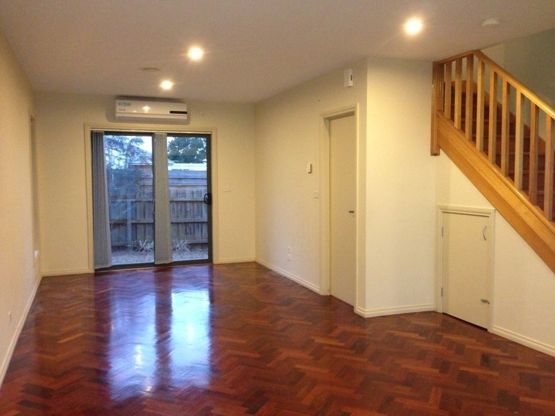 2/43 Chaleyer St, Reservoir VIC 3073