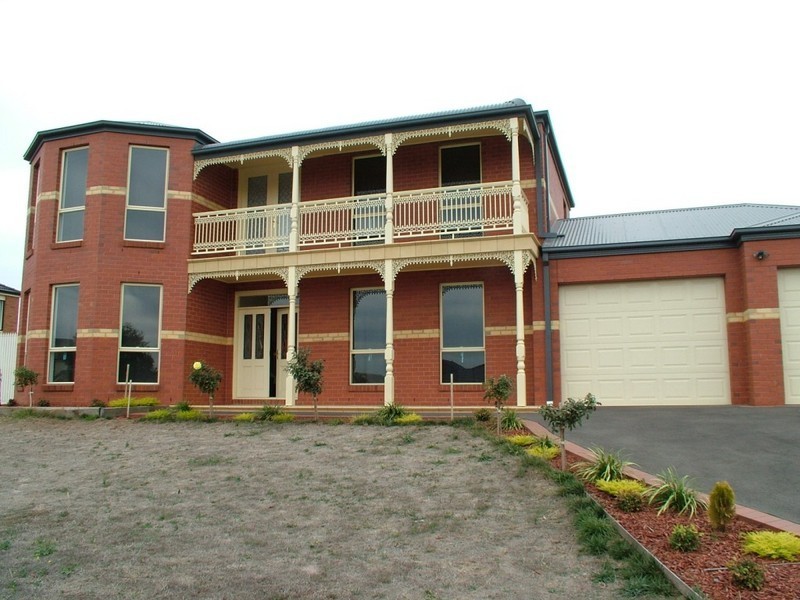 11 Chestnut Way, Sunbury VIC 3429