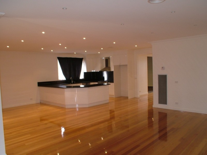 11 Chestnut Way, Sunbury VIC 3429