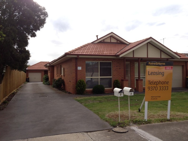 2/49 Elston Avenue, Airport West VIC 3042