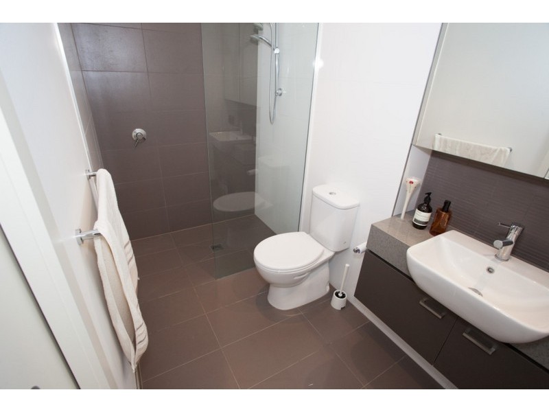 18/17 Eucalyptus Drive, Maidstone VIC 3012