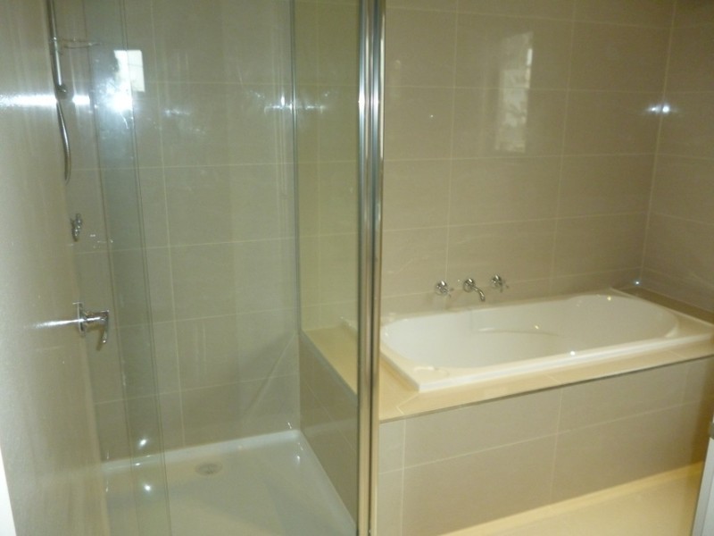 2/8  Baird Street, Maidstone VIC 3012