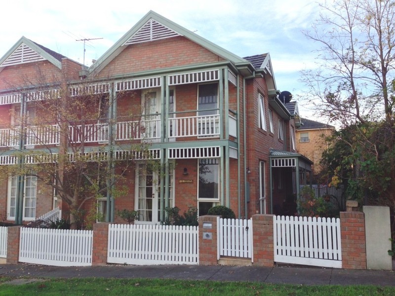 9 Nayook Lane, Maribyrnong VIC 3032