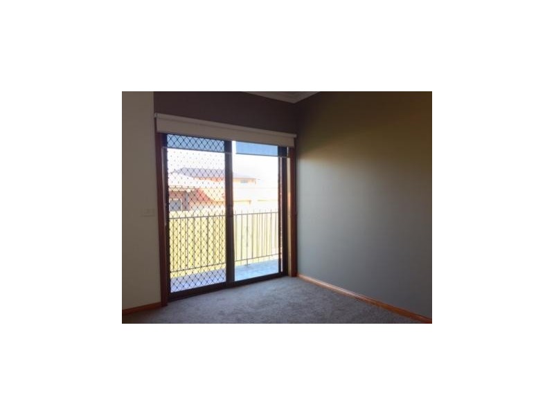 2/122 Suffolk Street, Maidstone VIC 3012