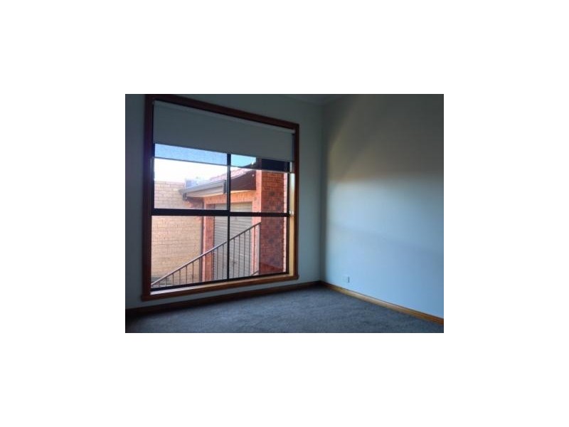 2/122 Suffolk Street, Maidstone VIC 3012