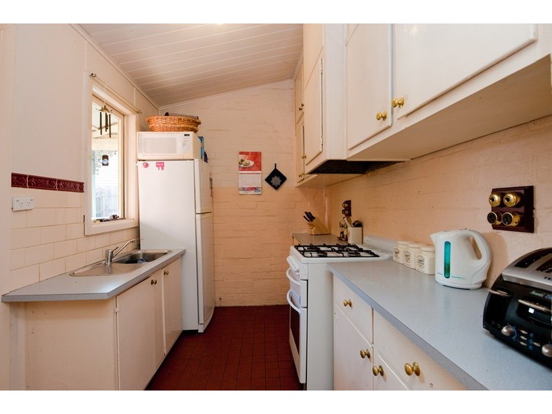 16 Unley Grove, Ascot Vale VIC 3032