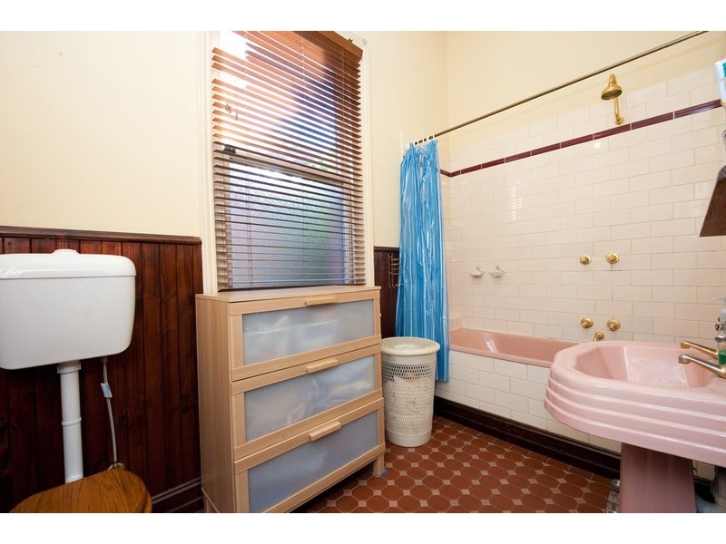 16 Unley Grove, Ascot Vale VIC 3032