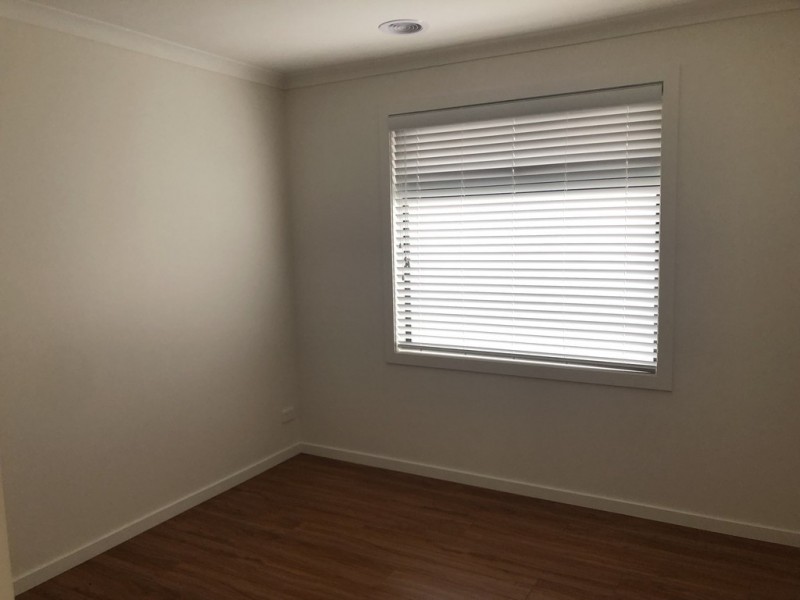 12 Beehive Drive, Williams Landing VIC 3027
