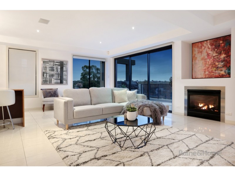 21 Saltwater Crescent, Maribyrnong VIC 3032