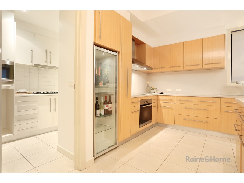 21 Saltwater Crescent, Maribyrnong VIC 3032