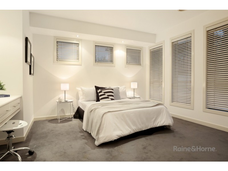 21 Saltwater Crescent, Maribyrnong VIC 3032