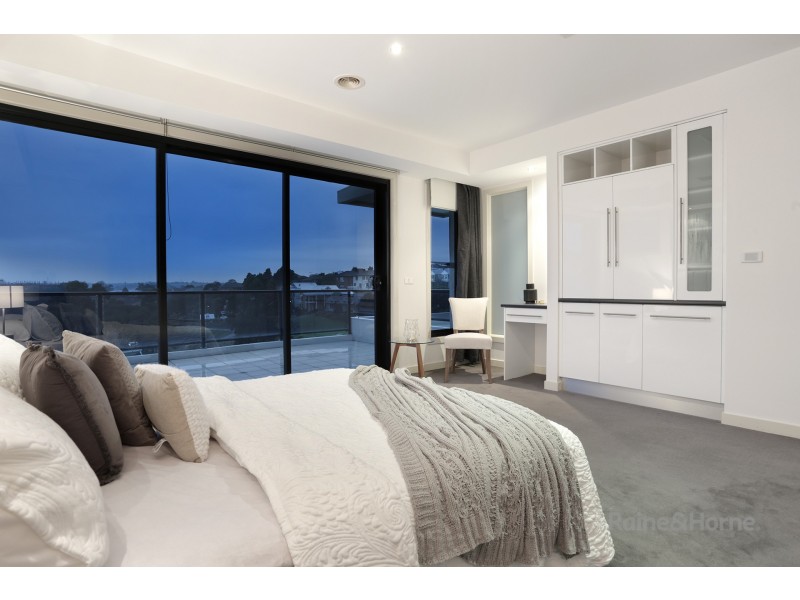 21 Saltwater Crescent, Maribyrnong VIC 3032