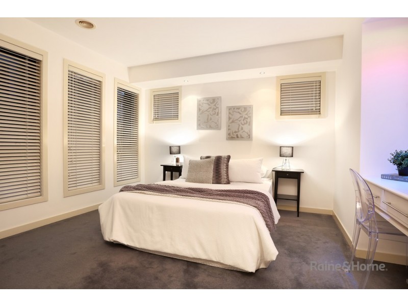 21 Saltwater Crescent, Maribyrnong VIC 3032