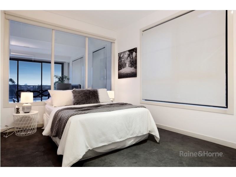 21 Saltwater Crescent, Maribyrnong VIC 3032