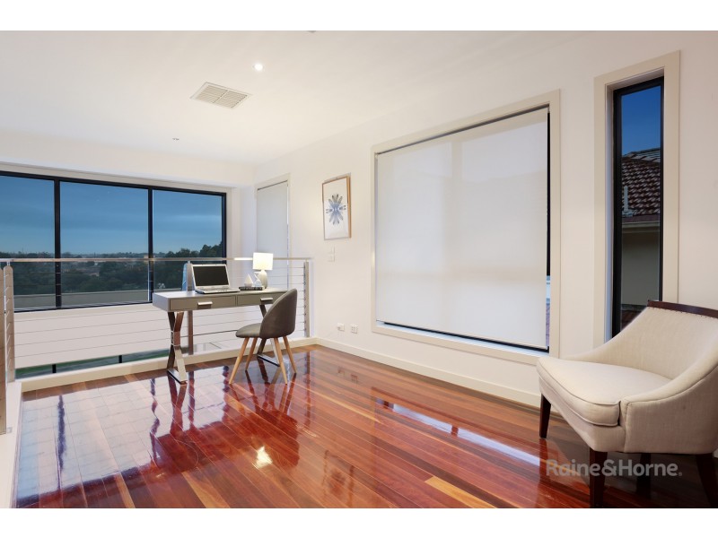 21 Saltwater Crescent, Maribyrnong VIC 3032