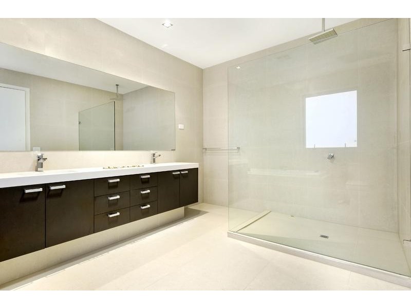 24 Saltwater Crescent, Maribyrnong VIC 3032