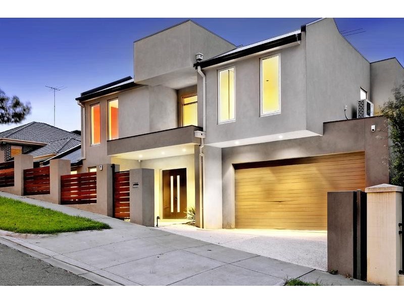 24 Saltwater Crescent, Maribyrnong VIC 3032